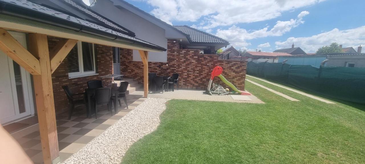Alexej Apartmany Veľký Meder Exterior foto